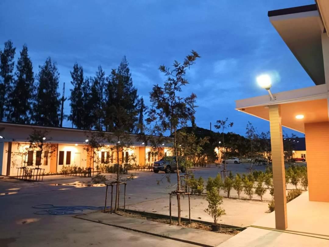 פראצ'ואפ קירי קאן Three Bays Resort מראה חיצוני תמונה