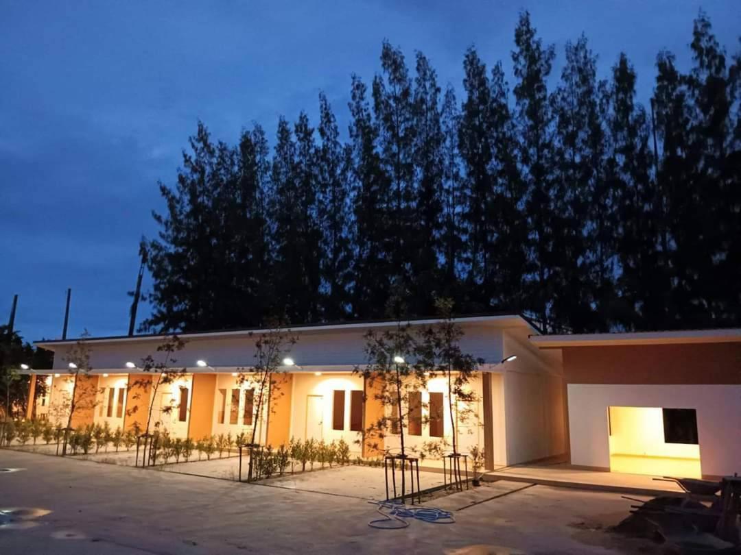 פראצ'ואפ קירי קאן Three Bays Resort מראה חיצוני תמונה