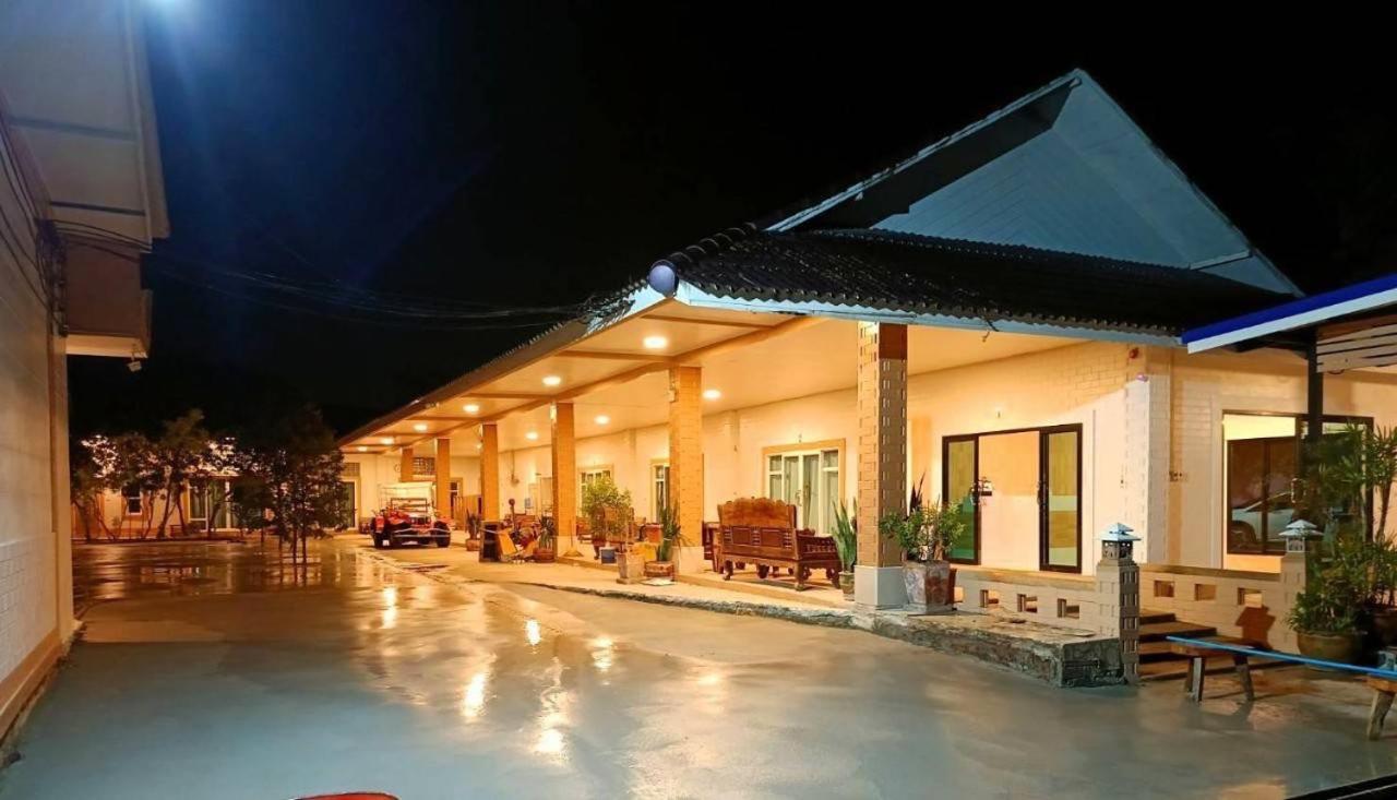 פראצ'ואפ קירי קאן Three Bays Resort מראה חיצוני תמונה