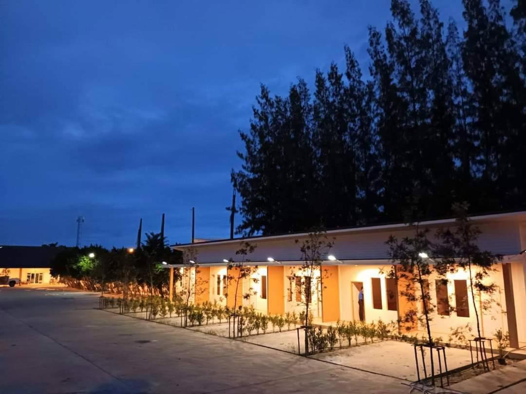 פראצ'ואפ קירי קאן Three Bays Resort מראה חיצוני תמונה