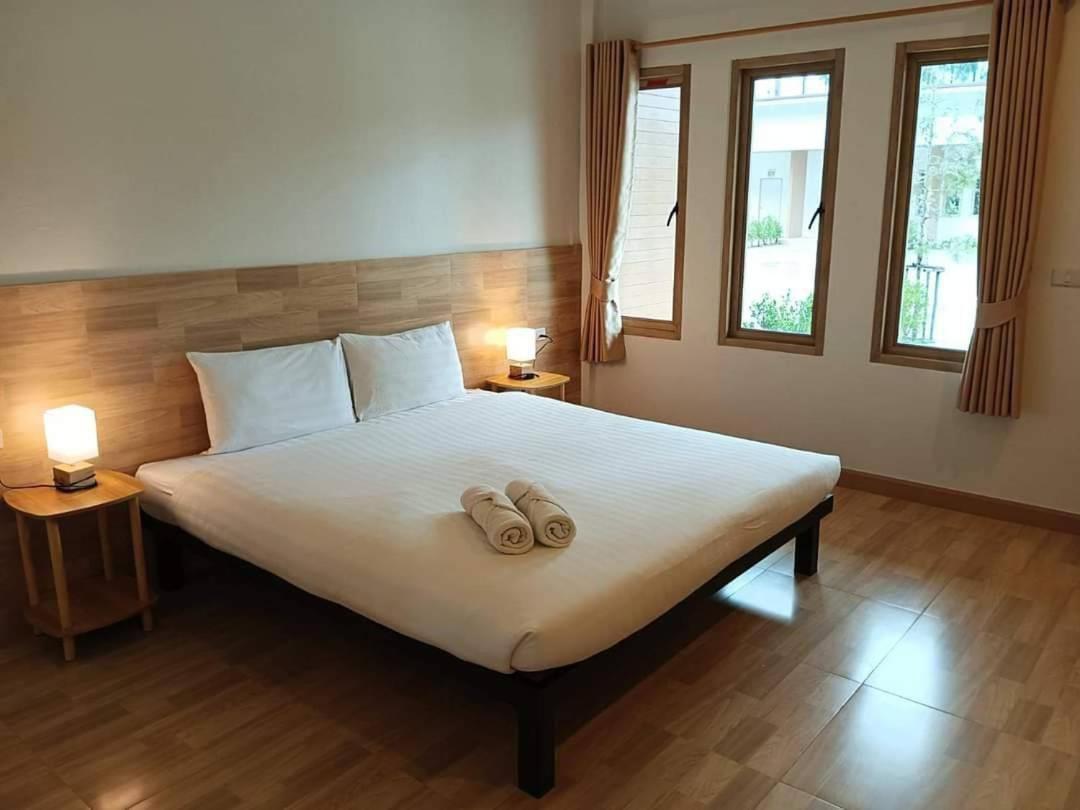פראצ'ואפ קירי קאן Three Bays Resort מראה חיצוני תמונה