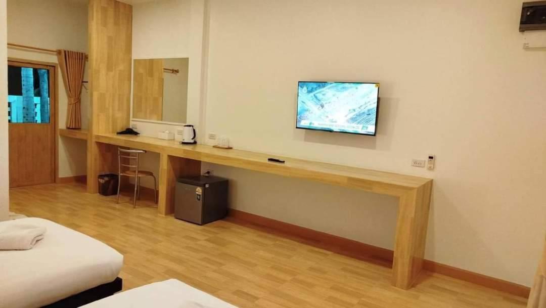 פראצ'ואפ קירי קאן Three Bays Resort מראה חיצוני תמונה