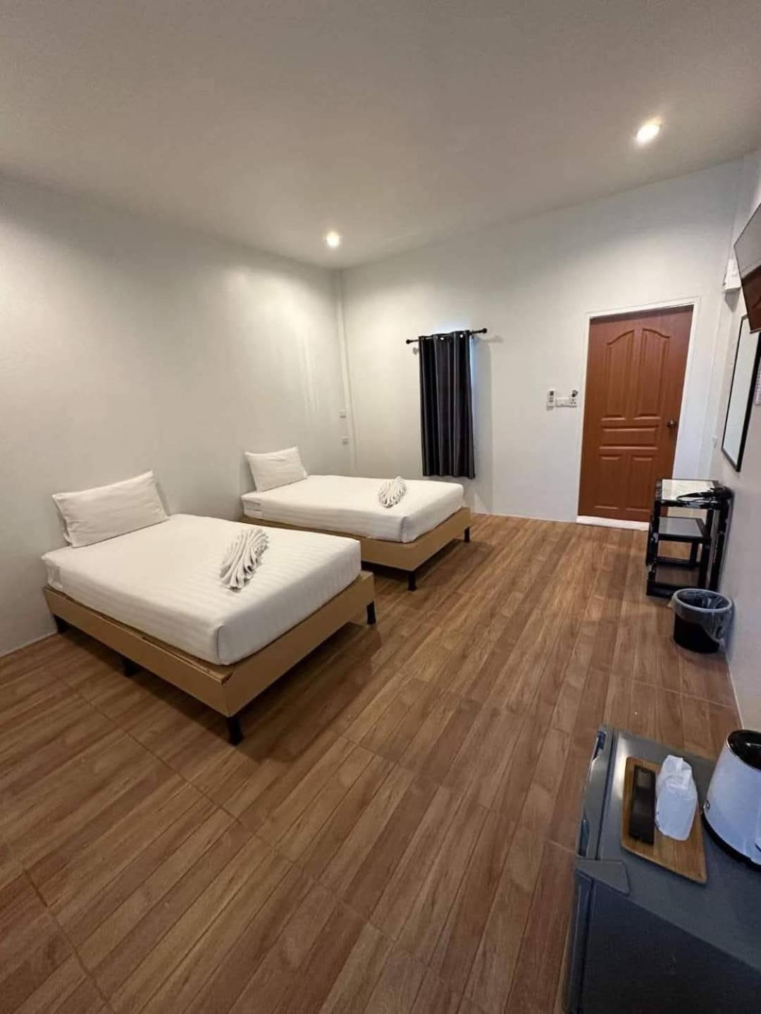 פראצ'ואפ קירי קאן Three Bays Resort מראה חיצוני תמונה