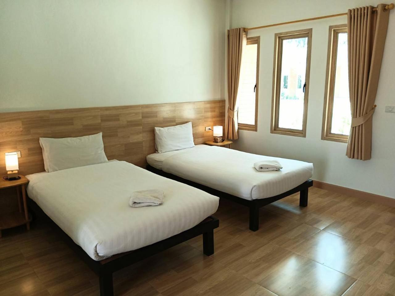 פראצ'ואפ קירי קאן Three Bays Resort מראה חיצוני תמונה