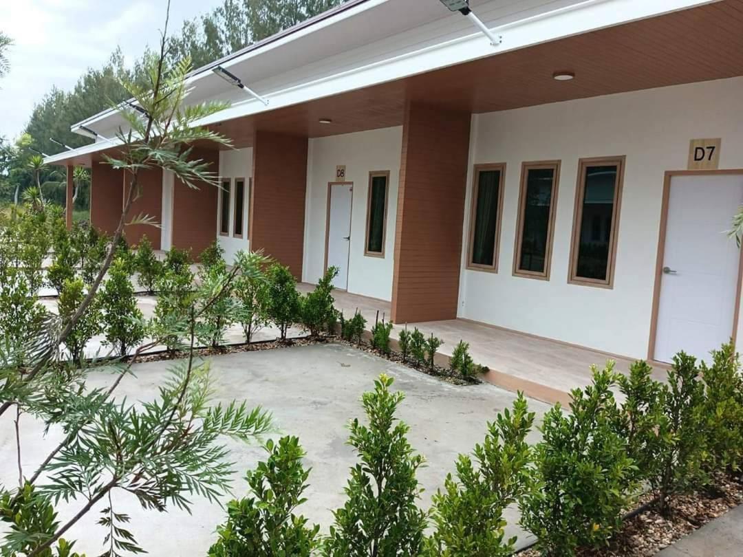פראצ'ואפ קירי קאן Three Bays Resort מראה חיצוני תמונה