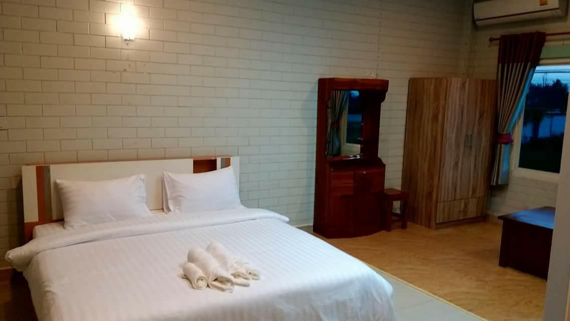פראצ'ואפ קירי קאן Three Bays Resort מראה חיצוני תמונה